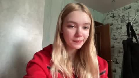 Snapshot of cherryleija chatting on 31, 5, 2026 Lei online show from 31, 5, 2026