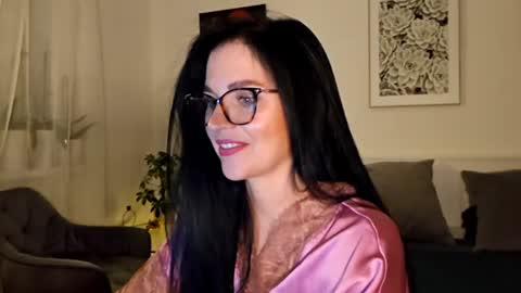 Snapshot of cherryluxe_ chatting on 12, 6, 2026 Kira online show from 12, 6, 2026