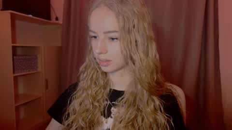 Evie online show from 25, 11, 2025