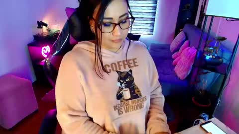 Snapshot of cherryy_bombshelll chatting on 4, 5, 2026 cherry online show from 4, 5, 2026