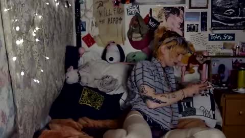 cher strauberry online show from 11, 4, 2026