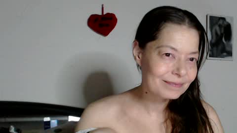 Snapshot of chiara177 chatting on 5, 4, 2026 Chiara online show from 5, 4, 2026
