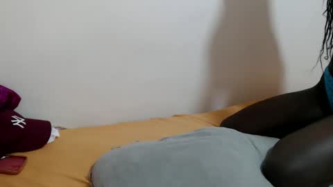 Snapshot of chichie_ chatting on 8, 5, 2026 chichie_ online show from 8, 5, 2026
