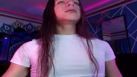 chico_explosivo online show from 8, 6, 2026