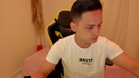 chicos_sexy online show from 15, 1, 2026