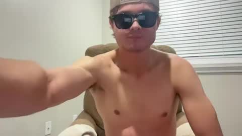 Snapshot of chill_fit_guy chatting on 7, 8, 2026 chill_fit_guy online show from 7, 8, 2026