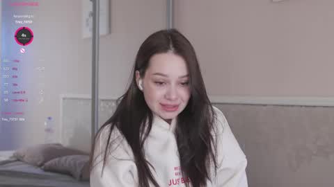 Nicole online show from 26, 4, 2026