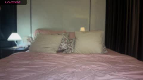 Snapshot of chillstella chatting on 13, 5, 2026 Call me Stelz online show from 13, 5, 2026