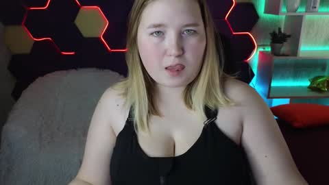 Snapshot of chimberwol chatting on 6, 2, 2025 Chim-Chim online show from 6, 2, 2025