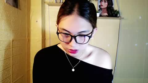 Snapshot of chinitaluxe chatting on 9, 7, 2026 Chinita online show from 9, 7, 2026