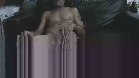 Snapshot of chitwnhustler chatting on 4, 1, 2025 SpunHung online show from 4, 1, 2025