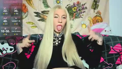 Chloe INDEPENDENT MODEL online show from 12, 6, 2026