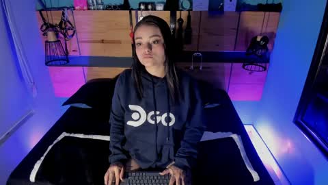 Chloeallennn  online show from 11, 4, 2026