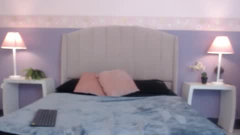 Chloe  online show from 22, 12, 2025