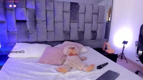 Snapshot of chloe__evans_ chatting on 20, 2, 2025 Chloe online show from 20, 2, 2025