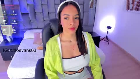 Snapshot of chloe__evans_ chatting on 7, 3, 2025 Chloe online show from 7, 3, 2025