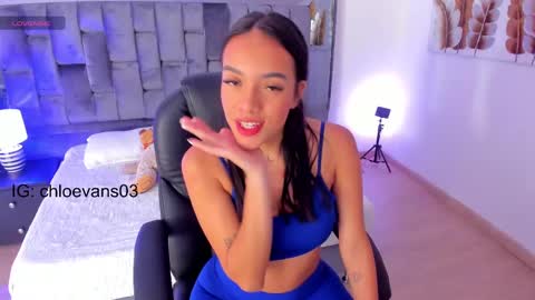 Snapshot of chloe__evans_ chatting on 11, 3, 2025 Chloe online show from 11, 3, 2025