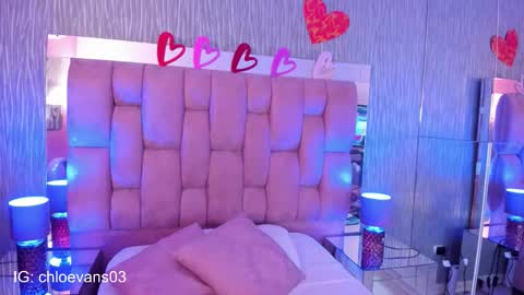 Snapshot of chloe__evans_ chatting on 24, 9, 2025 Chloe online show from 24, 9, 2025
