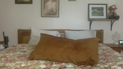 Snapshot of chloe_and_dic chatting on 10, 2, 2025 chloe and dic online show from 10, 2, 2025