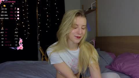 Arianaa Mourrr online show from 12, 1, 2025
