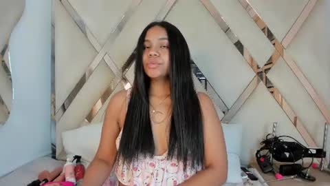 Snapshot of chloe_ht chatting on 20, 6, 2026 Chloe online show from 20, 6, 2026