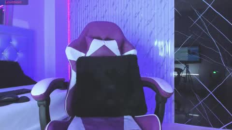 chloe_jacksonn online show from 9, 10, 2025