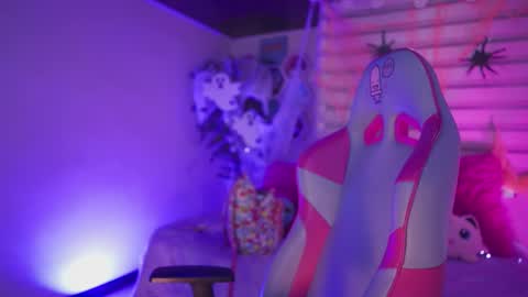 CLOE  online show from 22, 10, 2025