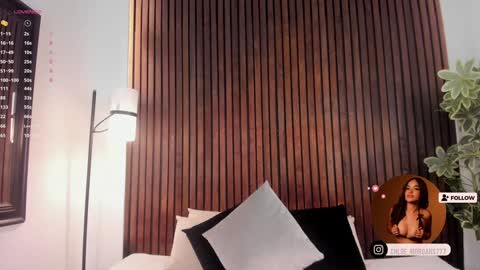 Snapshot of chloe_morgans chatting on 19, 12, 2024 chloe online show from 19, 12, 2024