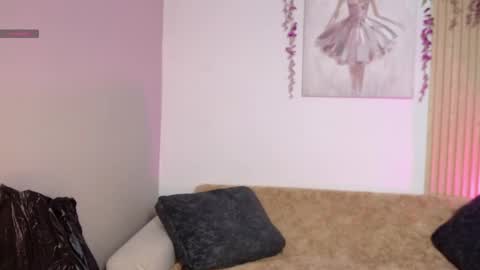 Snapshot of chloe_peach_ chatting on 12, 5, 2026 chloe_peach_ online show from 12, 5, 2026