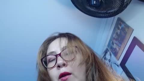 Snapshot of chloe_prg chatting on 7, 3, 2025 chloe_prg online show from 7, 3, 2025