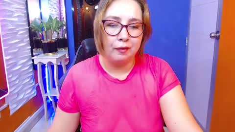 Snapshot of chloe_prg chatting on 12, 3, 2025 chloe_prg online show from 12, 3, 2025