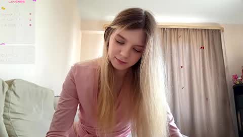 Snapshot of chloe_show chatting on 18, 7, 2026 hloe online show from 18, 7, 2026