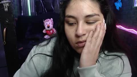 chloe_smith5 online show from 28, 4, 2026