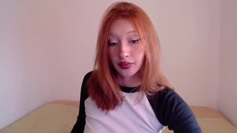 Snapshot of chloe_snoww chatting on 26, 2, 2025 cloes online show from 26, 2, 2025