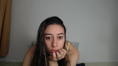 Chloe  online show from 18, 9, 2025