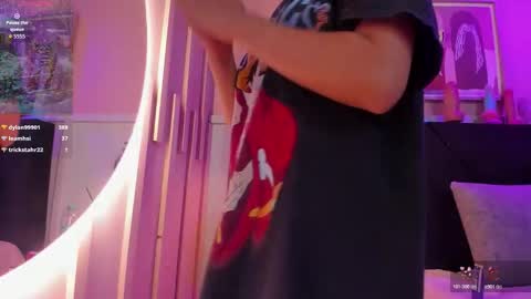   online show from 28, 11, 2025