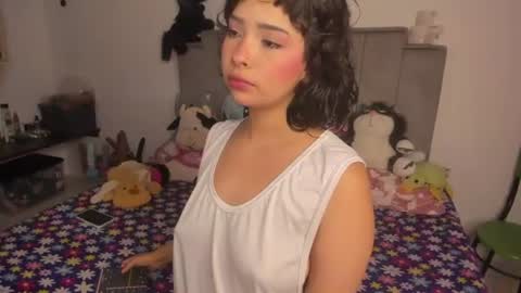 Snapshot of chloe_watson_ chatting on 4, 7, 2026 online show from 4, 7, 2026