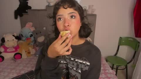 Snapshot of chloe_watson_ chatting on 5, 7, 2026 online show from 5, 7, 2026