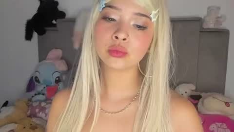 Snapshot of chloe_watson_ chatting on 6, 7, 2026 online show from 6, 7, 2026