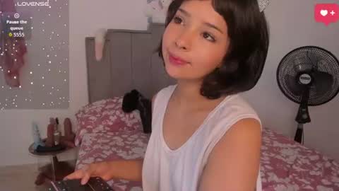 Snapshot of chloe_watson_ chatting on 10, 7, 2026 online show from 10, 7, 2026