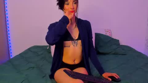 Snapshot of chloeaddamss chatting on 17, 6, 2026 3 online show from 17, 6, 2026