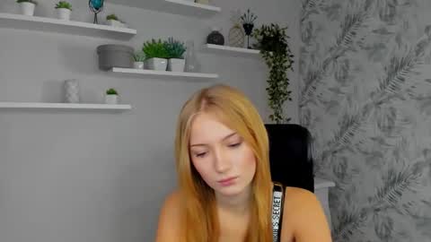 Chloe online show from 26, 11, 2025