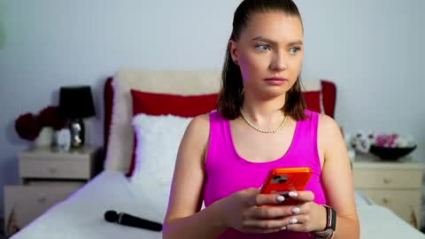 Snapshot of chloecheryy chatting on 3, 6, 2026 Chloe online show from 3, 6, 2026