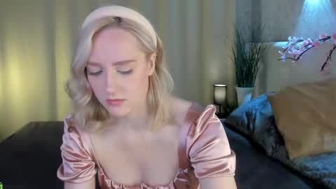 Chloe Deccker online show from 15, 5, 2026