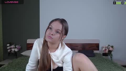 ChloeFablen online show from 8, 10, 2025