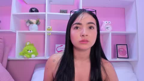 Chloe online show from 3, 3, 2026