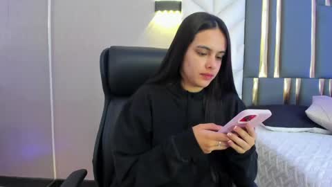  Chloe Harper  online show from 3, 6, 2026