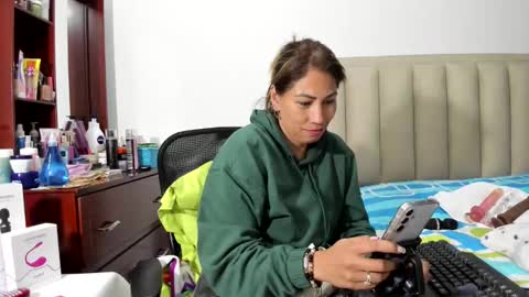 Snapshot of chloemiller__ chatting on 31, 1, 2025 chloemiller online show from 31, 1, 2025