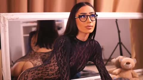 Snapshot of chloeobrilx chatting on 19, 5, 2026 Chlo online show from 19, 5, 2026