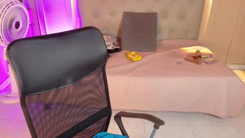 Chloe rosse online show from 4, 3, 2026